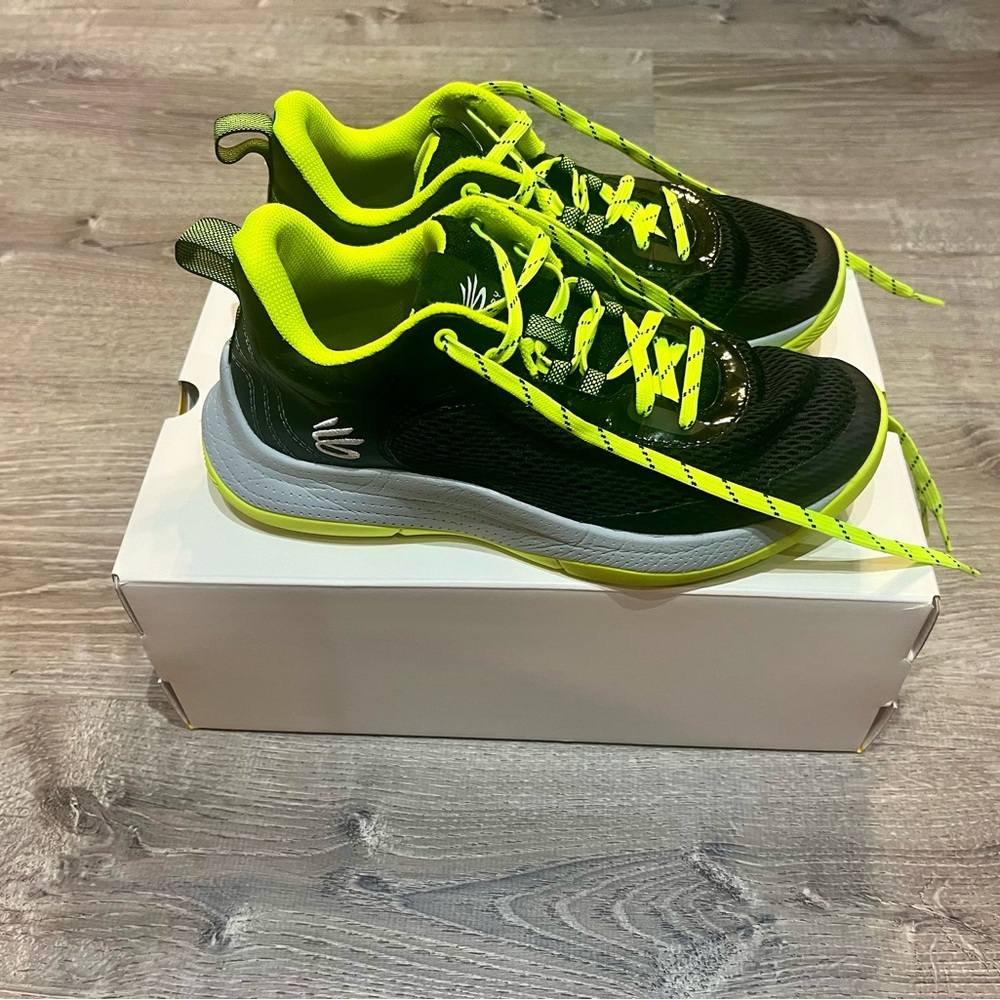 Under Armour 3Z6 "Black/Mod Grey" Steph Curry Boys' Basketball Shoe